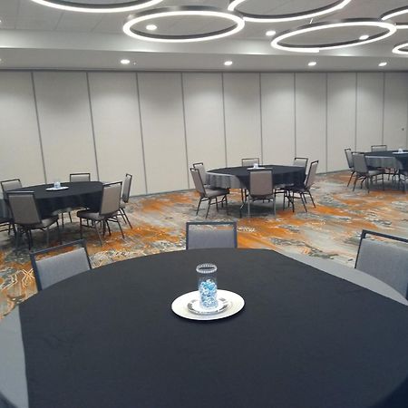 Holiday Inn - Kansas City - Northeast By Ihg Exterior photo