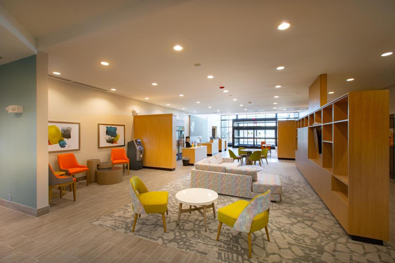 Holiday Inn - Kansas City - Northeast By Ihg Exterior photo